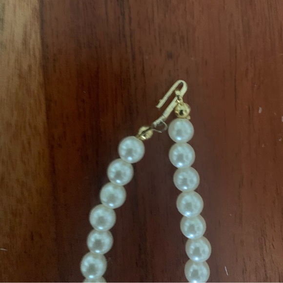 Pearl Tie Fun for events or adding a little pizazz to a outfit - Picture 2 of 5